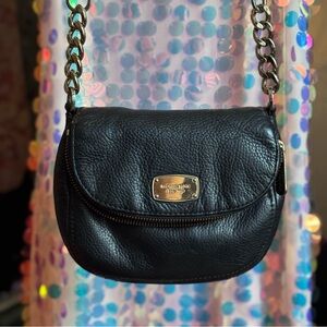 MICHAEL KORS BLACK LEATHER BAG